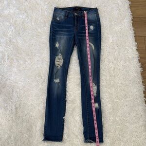Stretchy ripped jeans